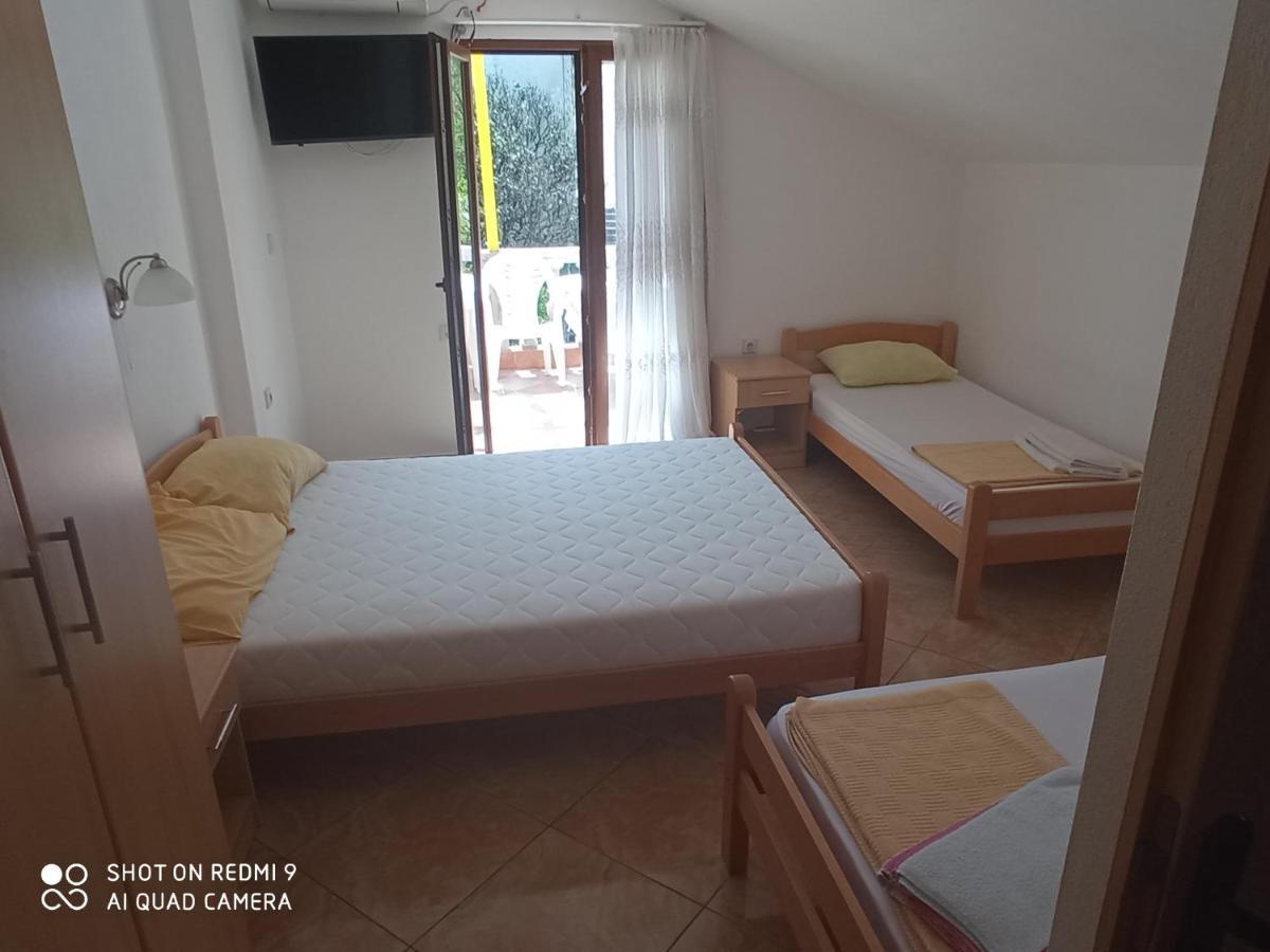 Apartments Petrovic Tivat Buitenkant foto