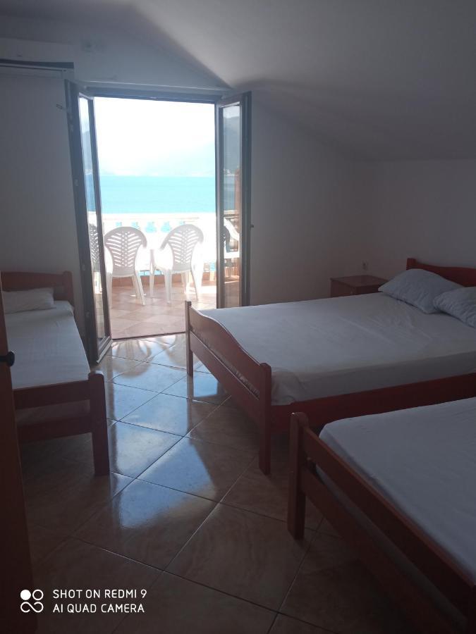 Apartments Petrovic Tivat Buitenkant foto
