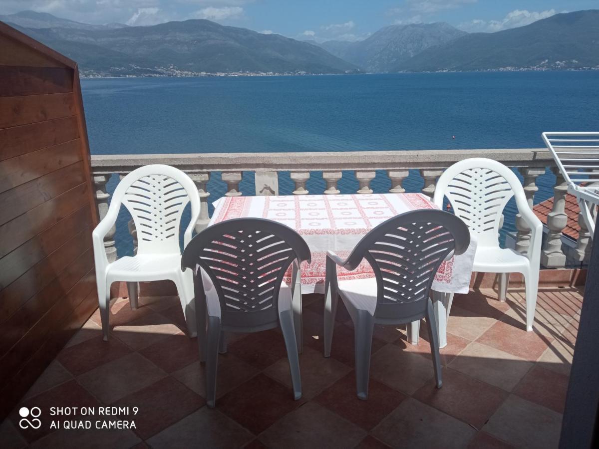 Apartments Petrovic Tivat Buitenkant foto
