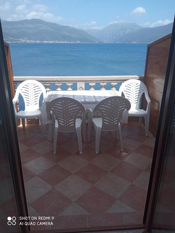 Apartments Petrovic Tivat Buitenkant foto