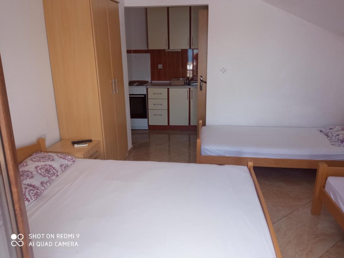 Apartments Petrovic Tivat Buitenkant foto