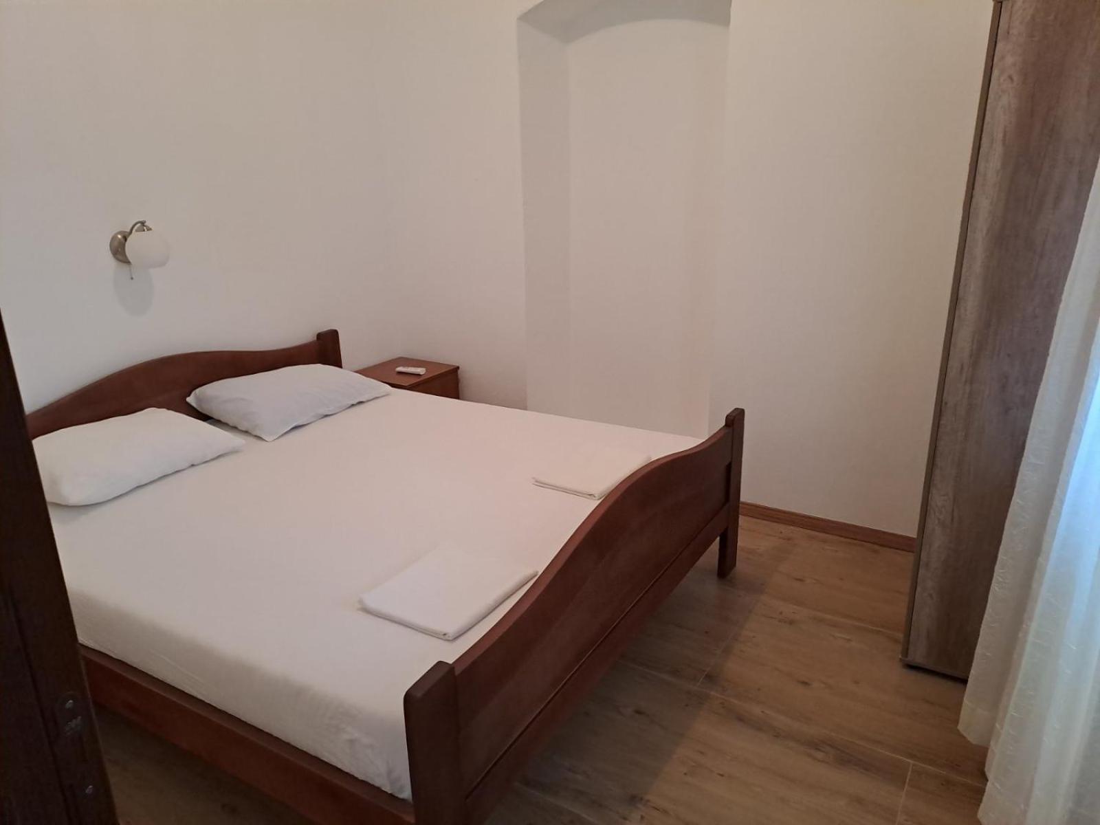 Apartments Petrovic Tivat Buitenkant foto