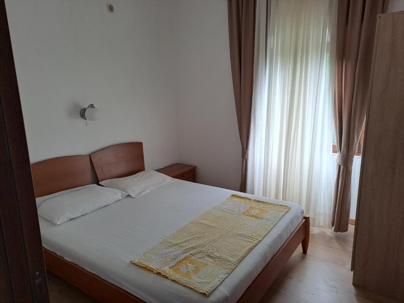 Apartments Petrovic Tivat Buitenkant foto