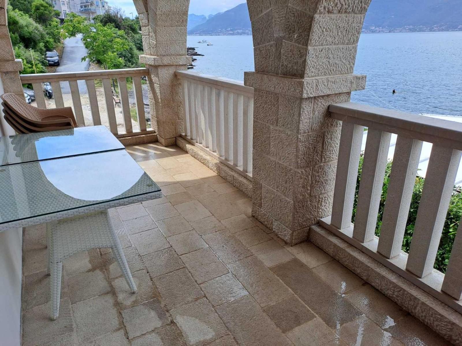 Apartments Petrovic Tivat Buitenkant foto